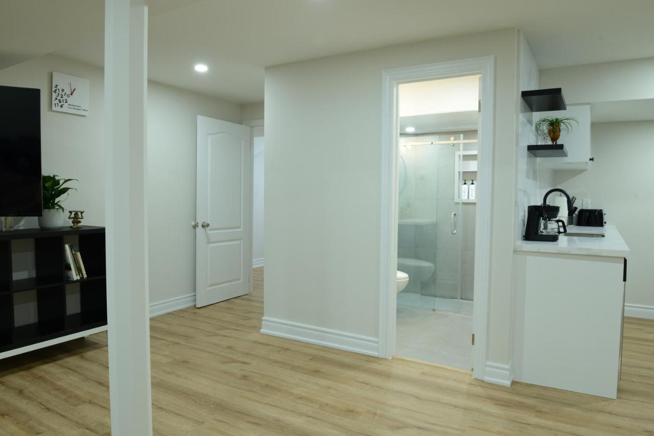 Spacious 2-Bed-Room Near Yonge & Major Mackenzie Colline De Richmond Extérieur photo